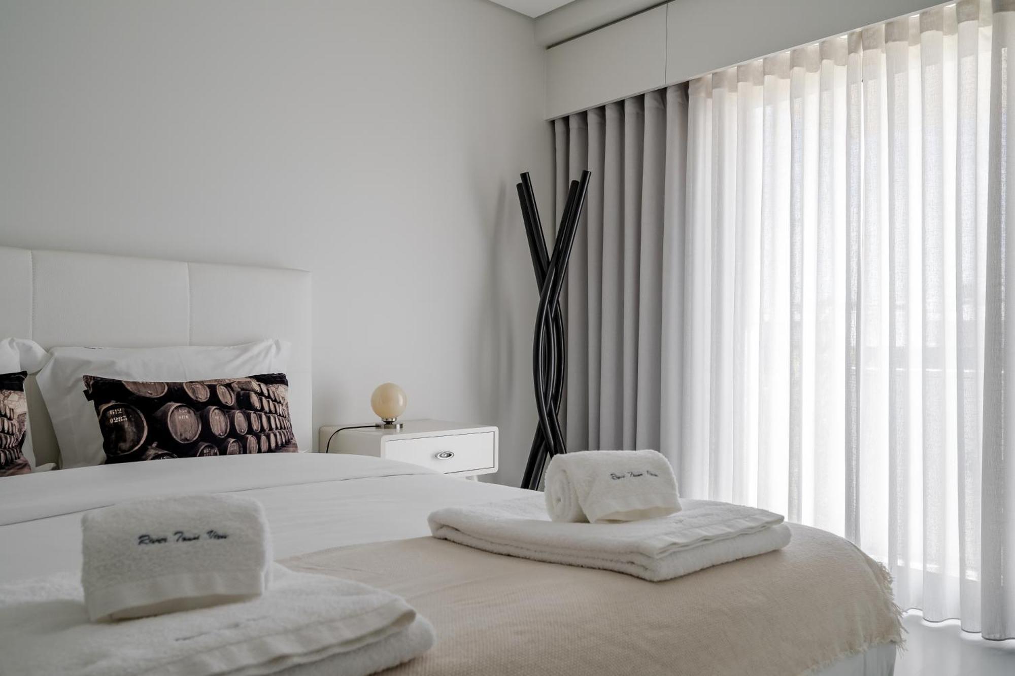 River Town View - Luxury Apartment With Jacuzzi On Terrace Viana do Castelo Exterior photo
